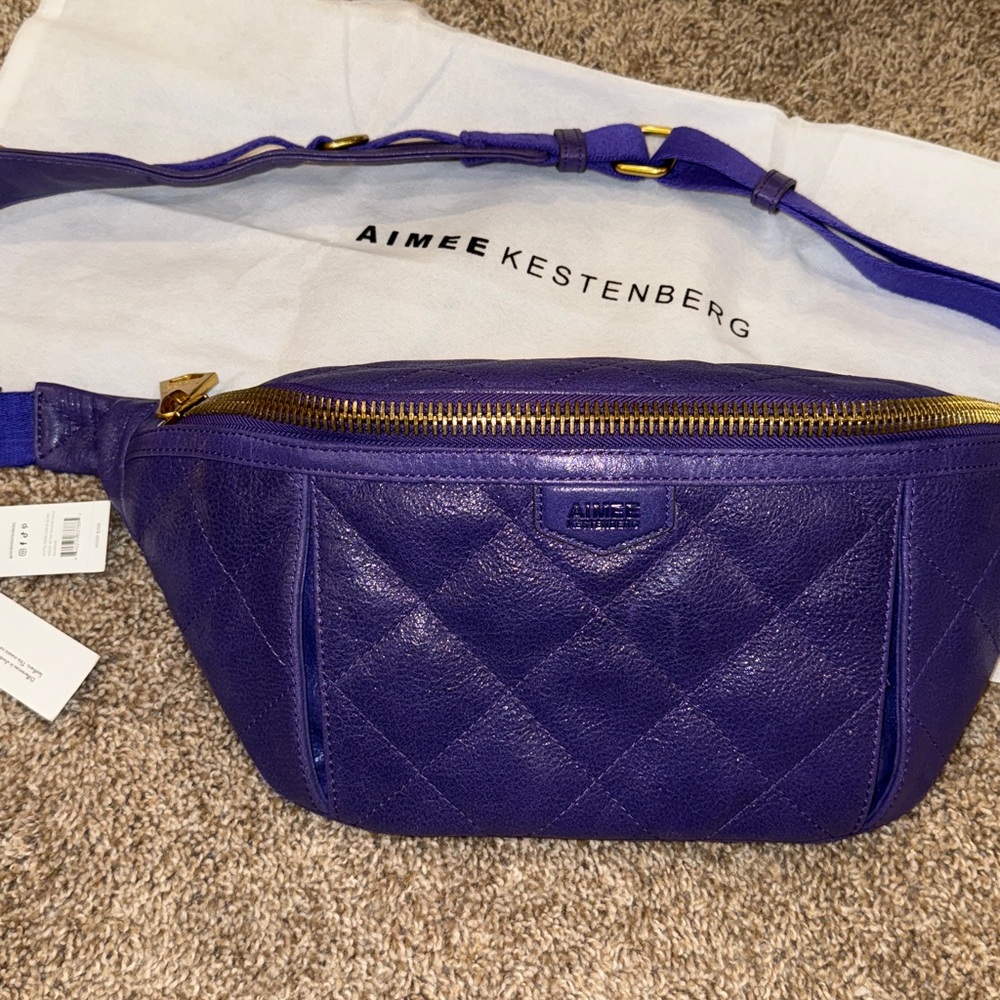 💜NWT 💜Aimee Kestenberg Outta Here Large Sling Bag in Violet! 💜🦄
